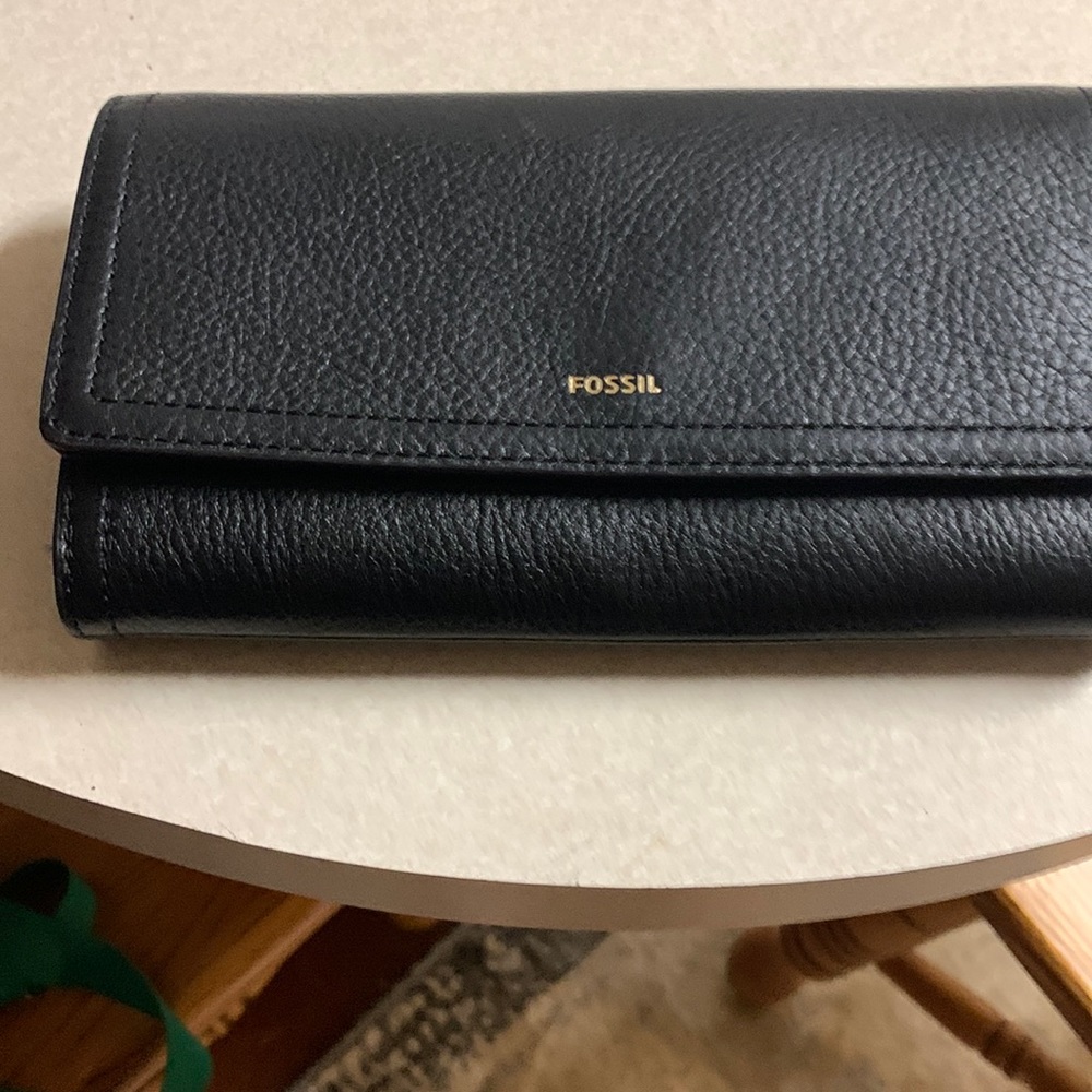 Fossil billfold